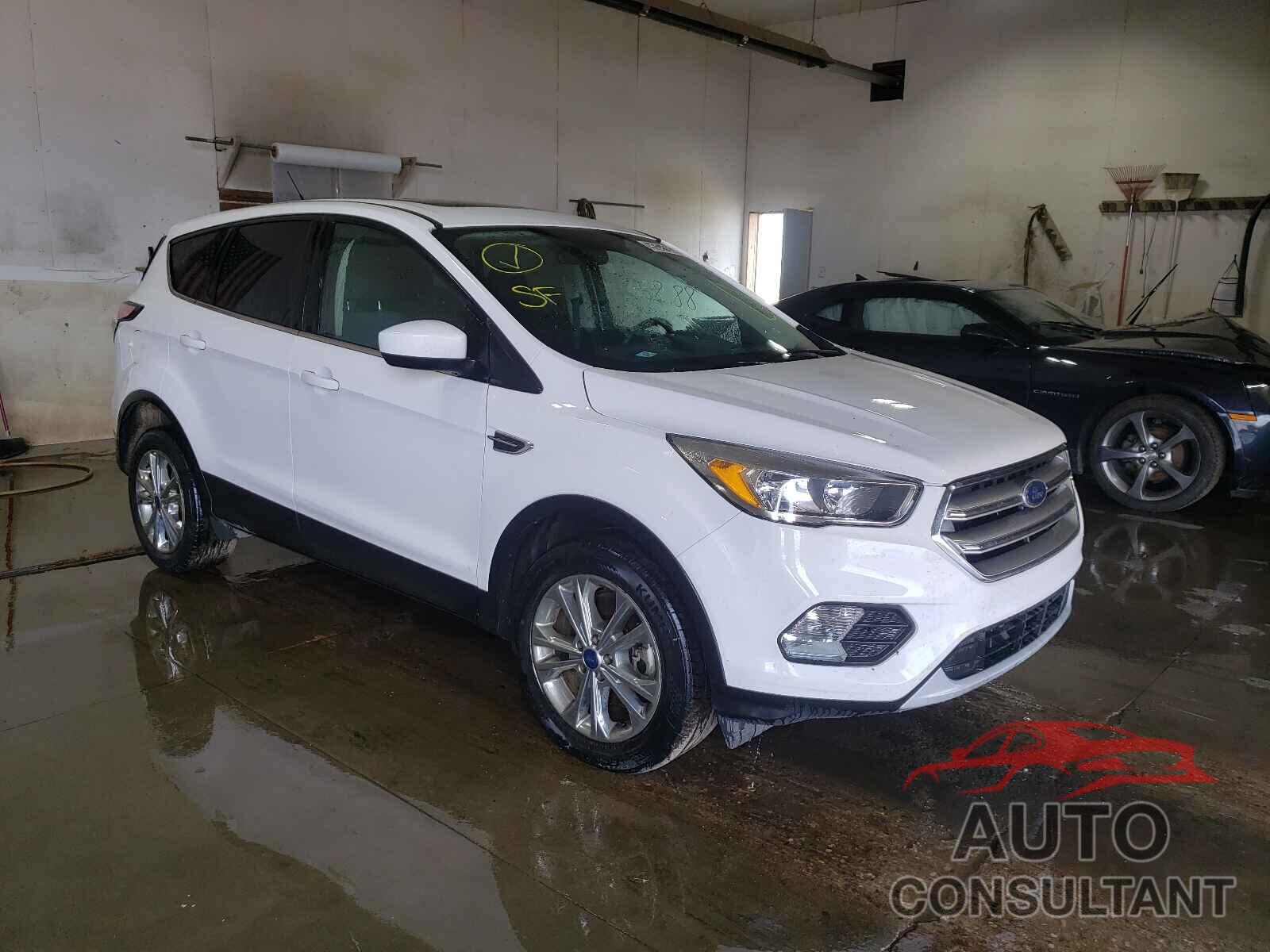 FORD ESCAPE 2017 - 1FMCU0G9XHUD29908