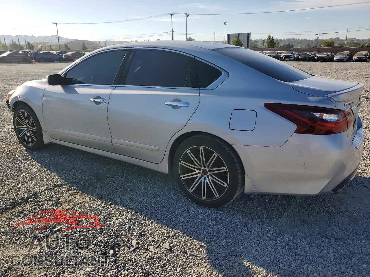 NISSAN ALTIMA 2017 - 1N4AL3AP8HN346309