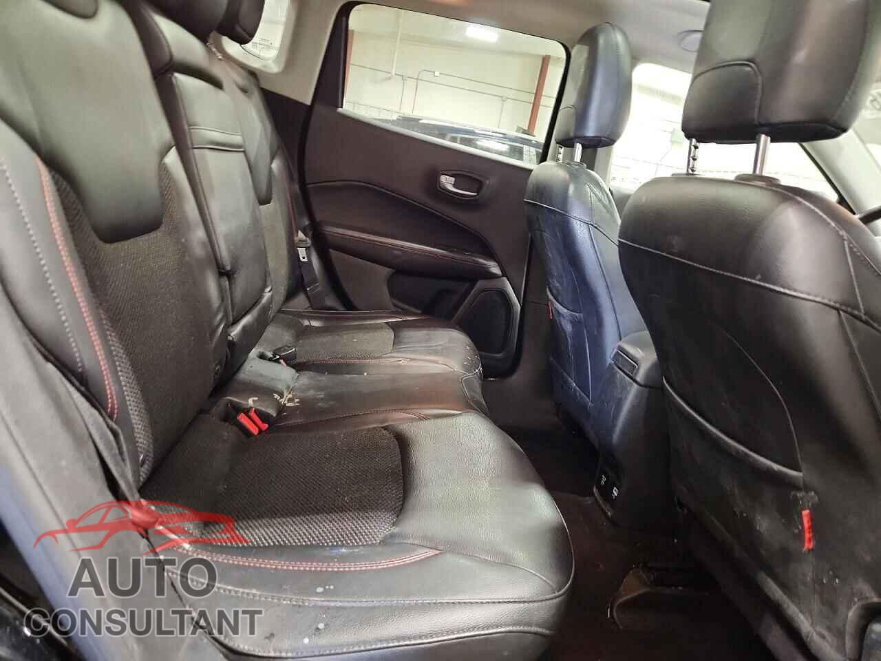 JEEP COMPASS 2018 - 3C4NJDDB3JT144216