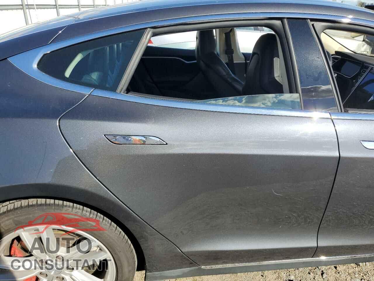 TESLA MODEL S 2015 - 5YJSA1E46FF116319