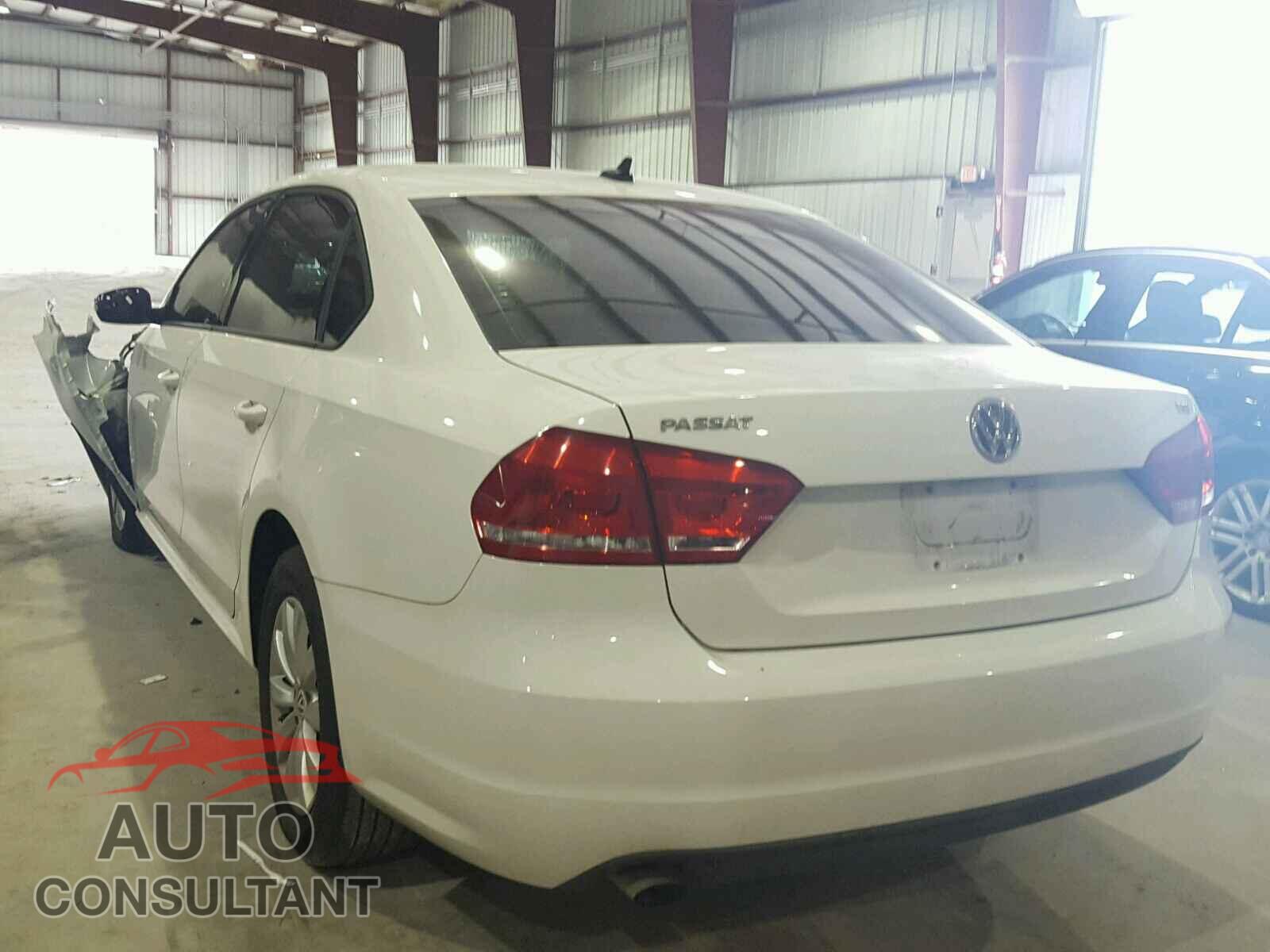 VOLKSWAGEN PASSAT 2015 - 1VWAT7A36FC058468