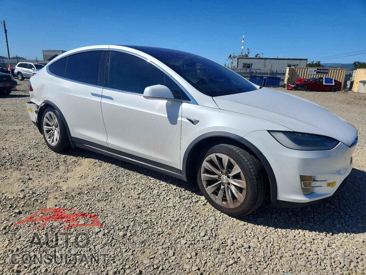 TESLA MODEL X 2018 - 5YJXCAE24JF089161