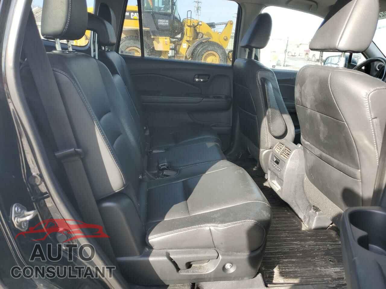 HONDA PILOT 2017 - 5FNYF6H53HB011317