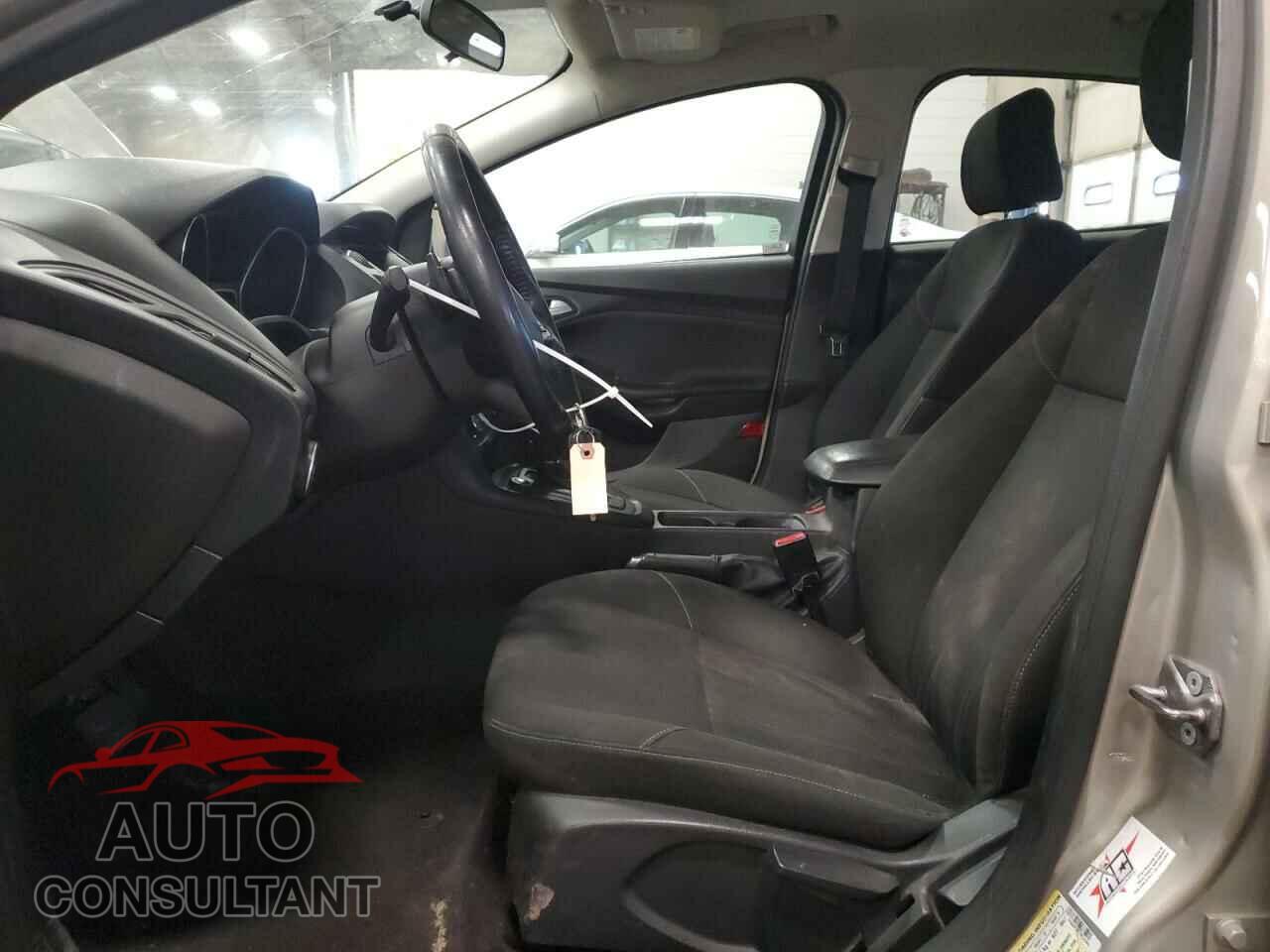 FORD FOCUS 2015 - 1FADP3K28FL294676