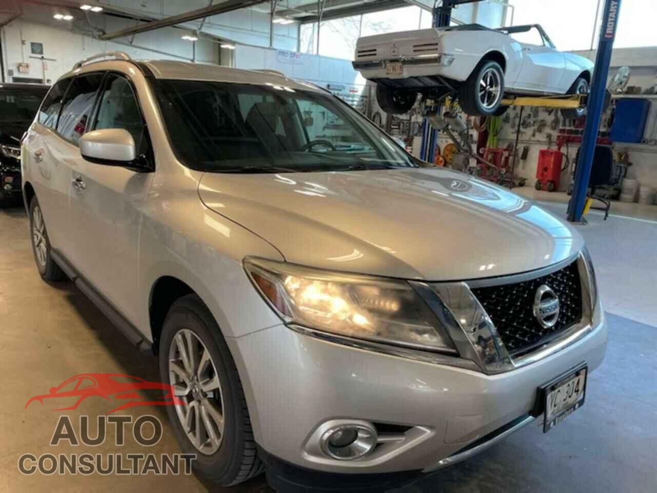 NISSAN PATHFINDER 2015 - 5N1AR2MM3FC632674