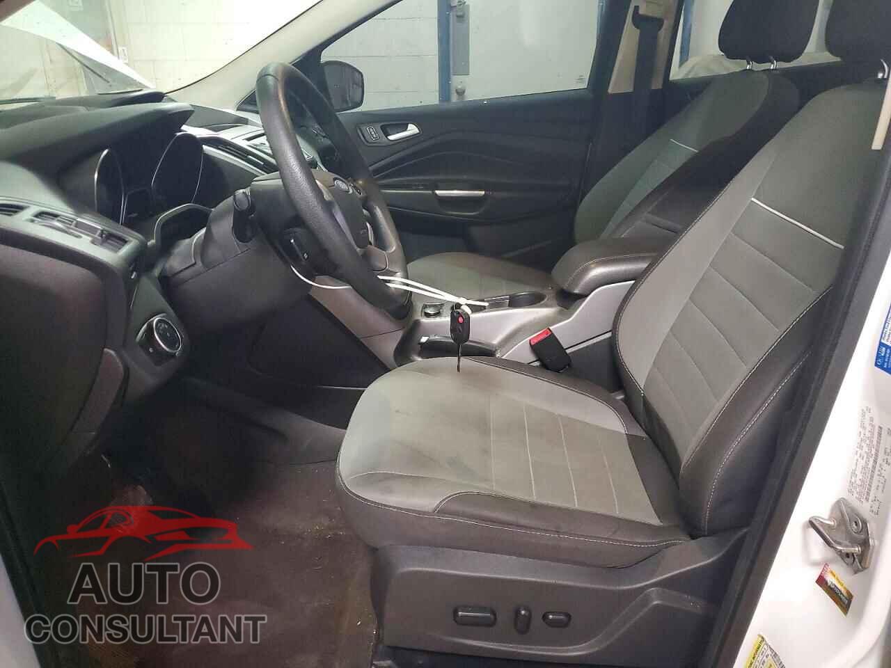 FORD ESCAPE 2015 - 1FMCU0GX1FUB32203