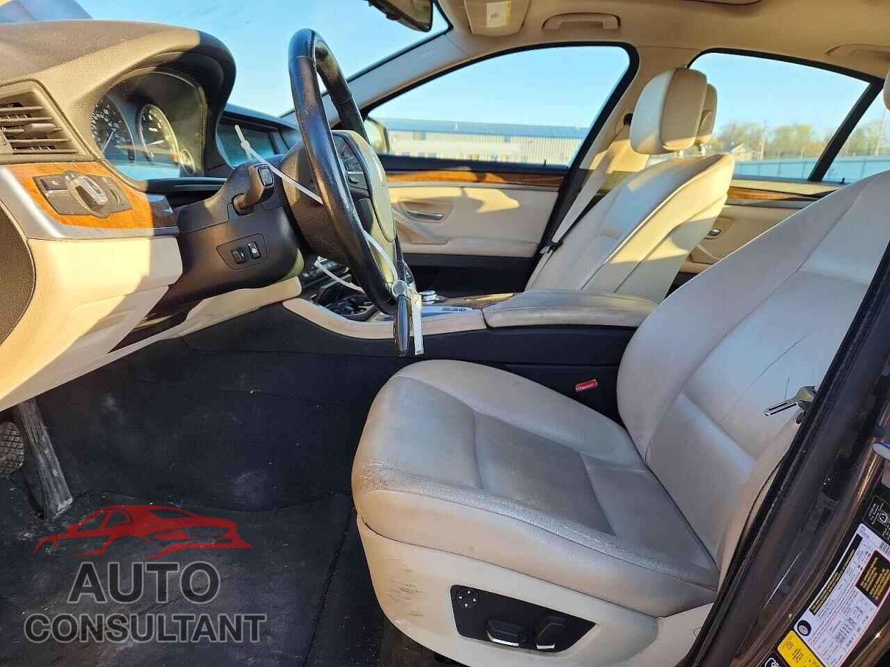 BMW 5 SERIES 2011 - WBAFU7C51BC777512