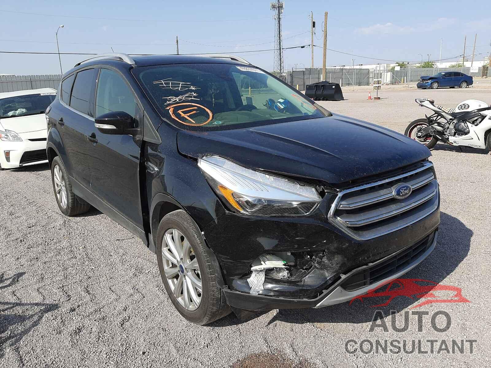 FORD ESCAPE 2017 - 1FMCU0J99HUA68621