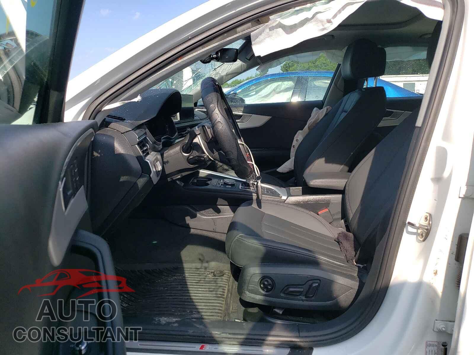 AUDI A4 2018 - WAUDNAF48JA191615