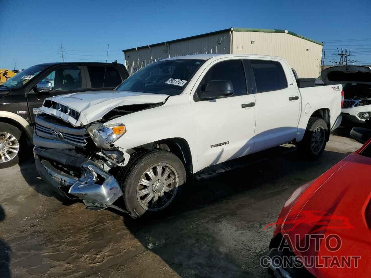 TOYOTA TUNDRA 2016 - 5TFEM5F10GX096401