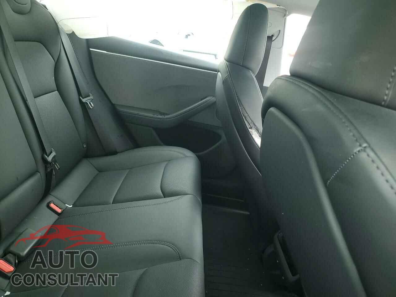 TESLA MODEL 3 2024 - 5YJ3E1EA1RF727460