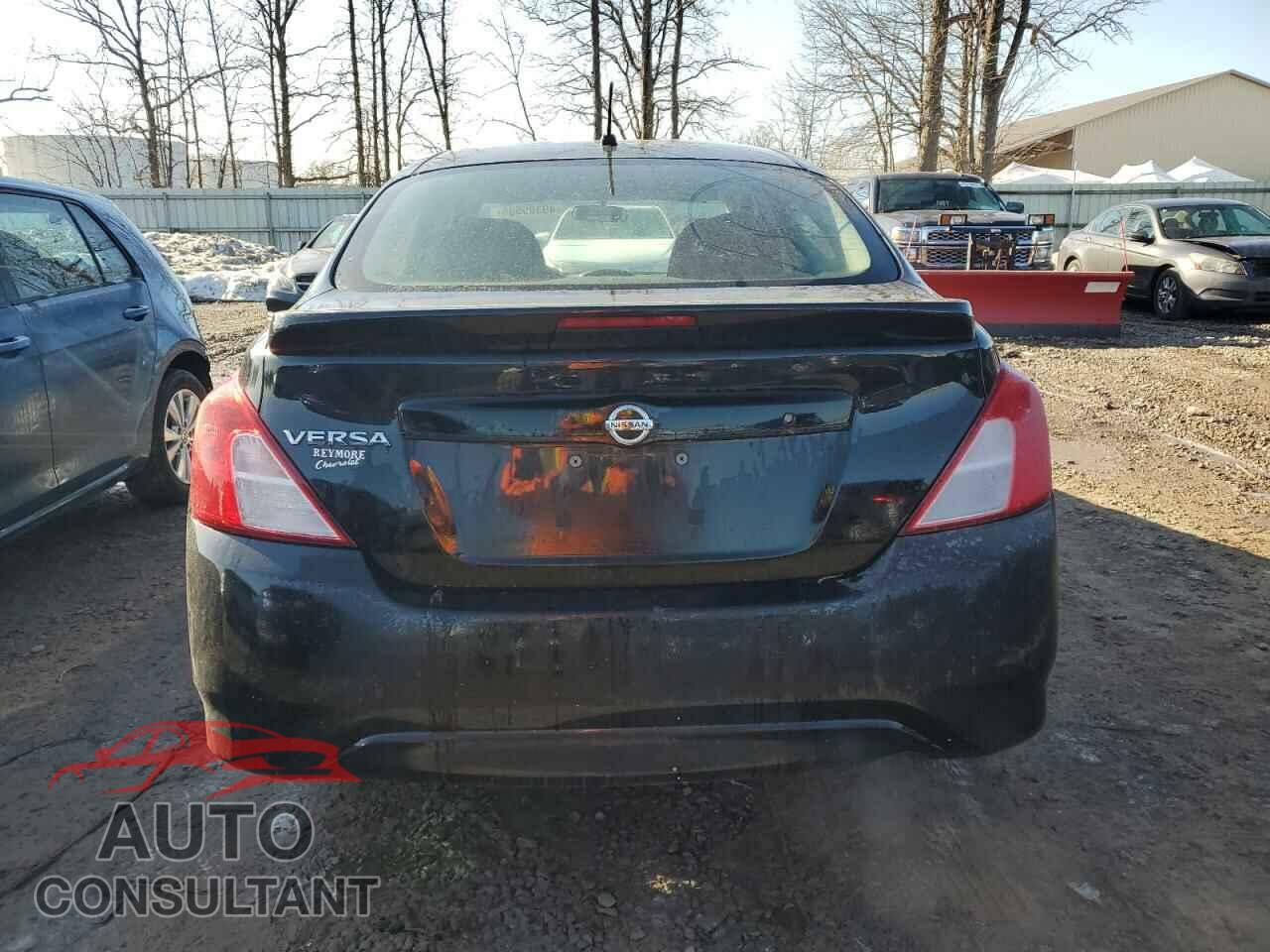 NISSAN VERSA 2017 - 3N1CN7AP3HL868398