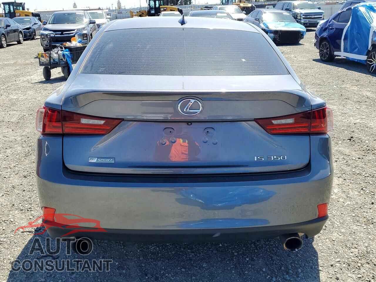 LEXUS IS 2016 - JTHBE1D24G5028519