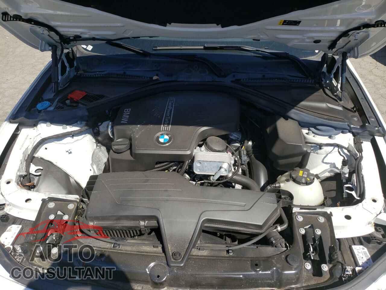 BMW 3 SERIES 2018 - WBA8E5G52JNU46834