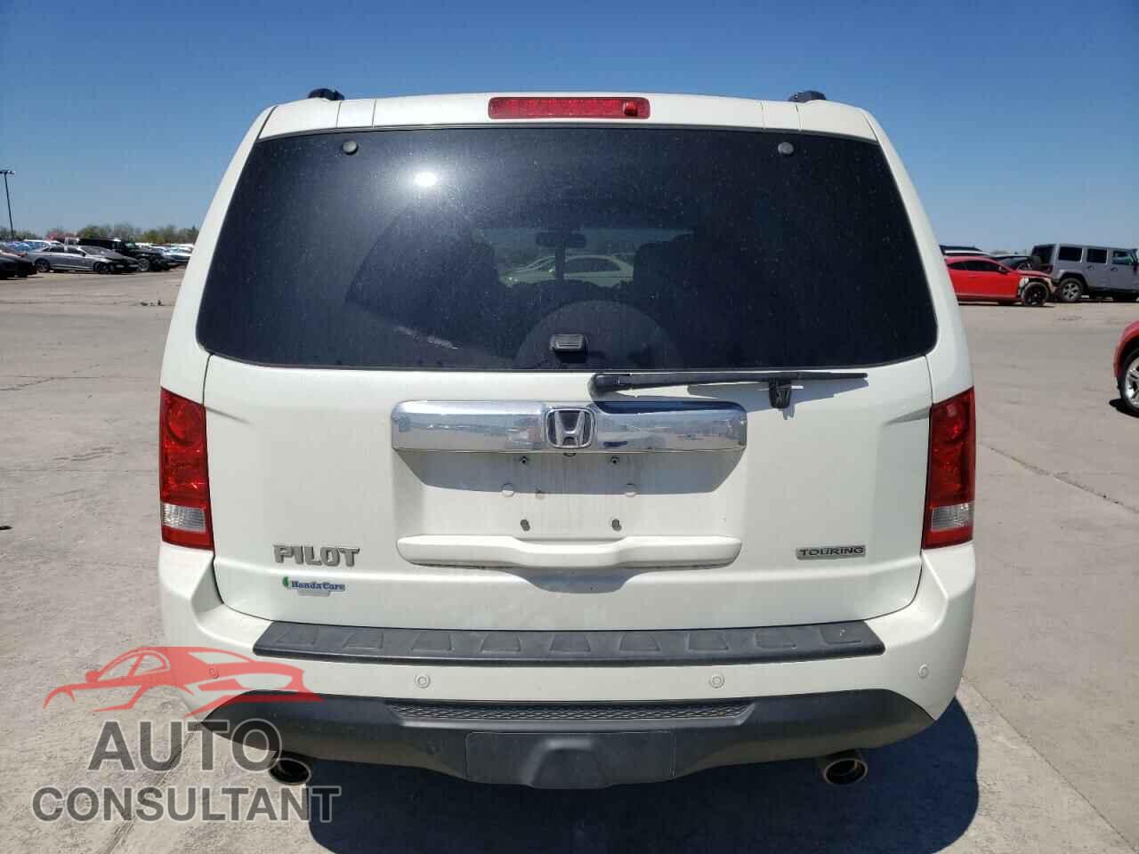 HONDA PILOT 2015 - 5FNYF3H94FB007744
