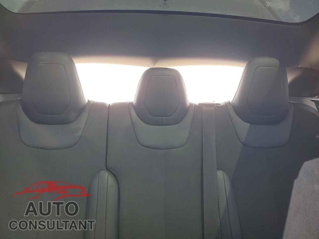 TESLA MODEL S 2017 - 5YJSA1E16HF202738