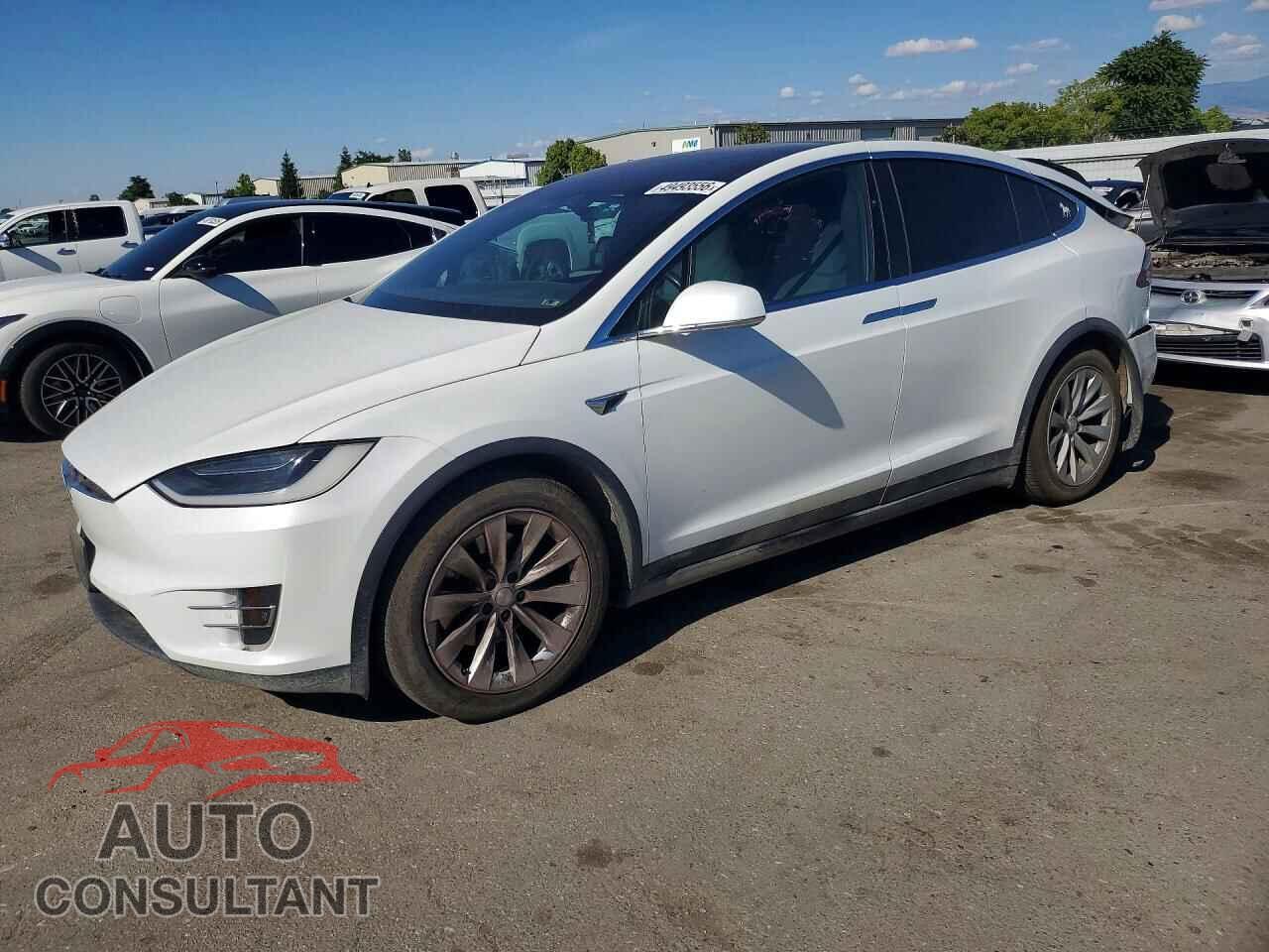 TESLA MODEL X 2017 - 5YJXCAE28HF059123