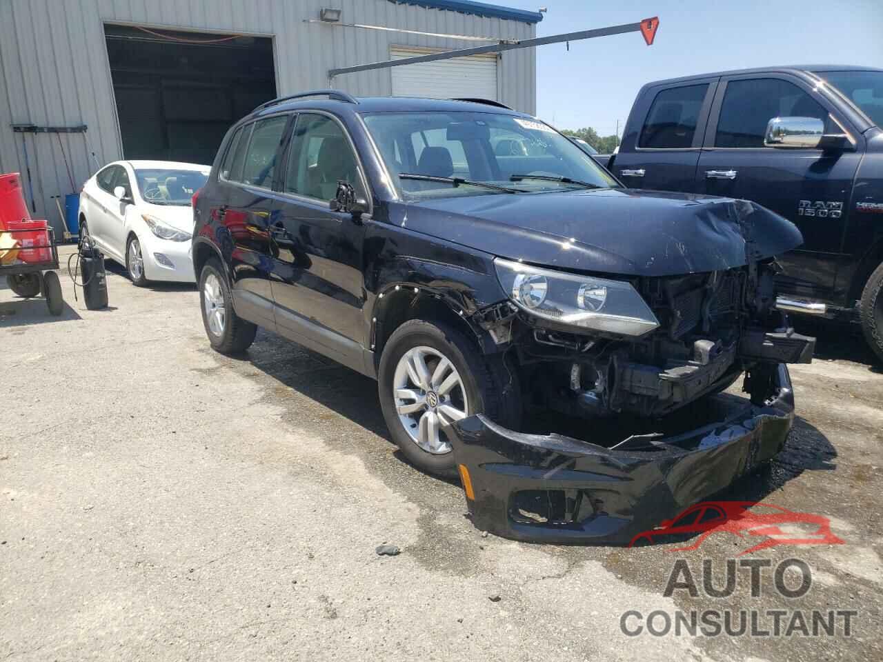 VOLKSWAGEN TIGUAN 2017 - WVGBV7AX1HK034409