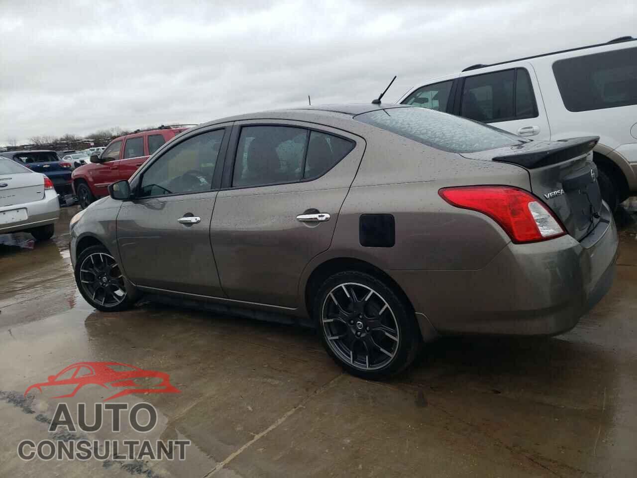 NISSAN VERSA 2017 - 3N1CN7AP4HL851027