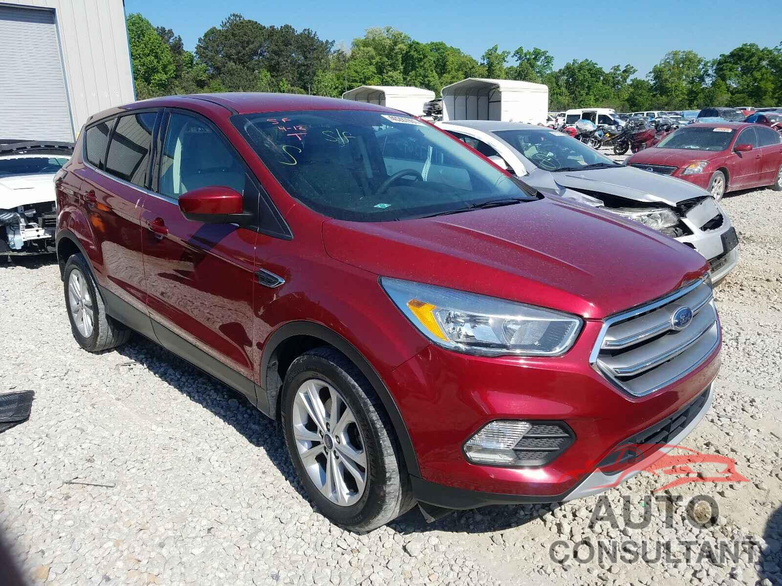 FORD ESCAPE 2017 - 1FMCU0GD5HUA18519