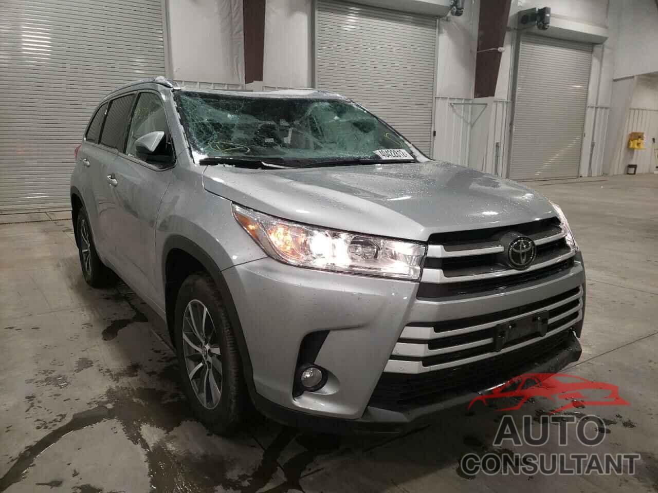 TOYOTA HIGHLANDER 2018 - 5TDJZRFH5JS877710