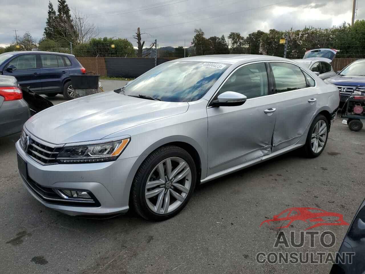 VOLKSWAGEN PASSAT 2017 - 1VWGT7A37HC080265