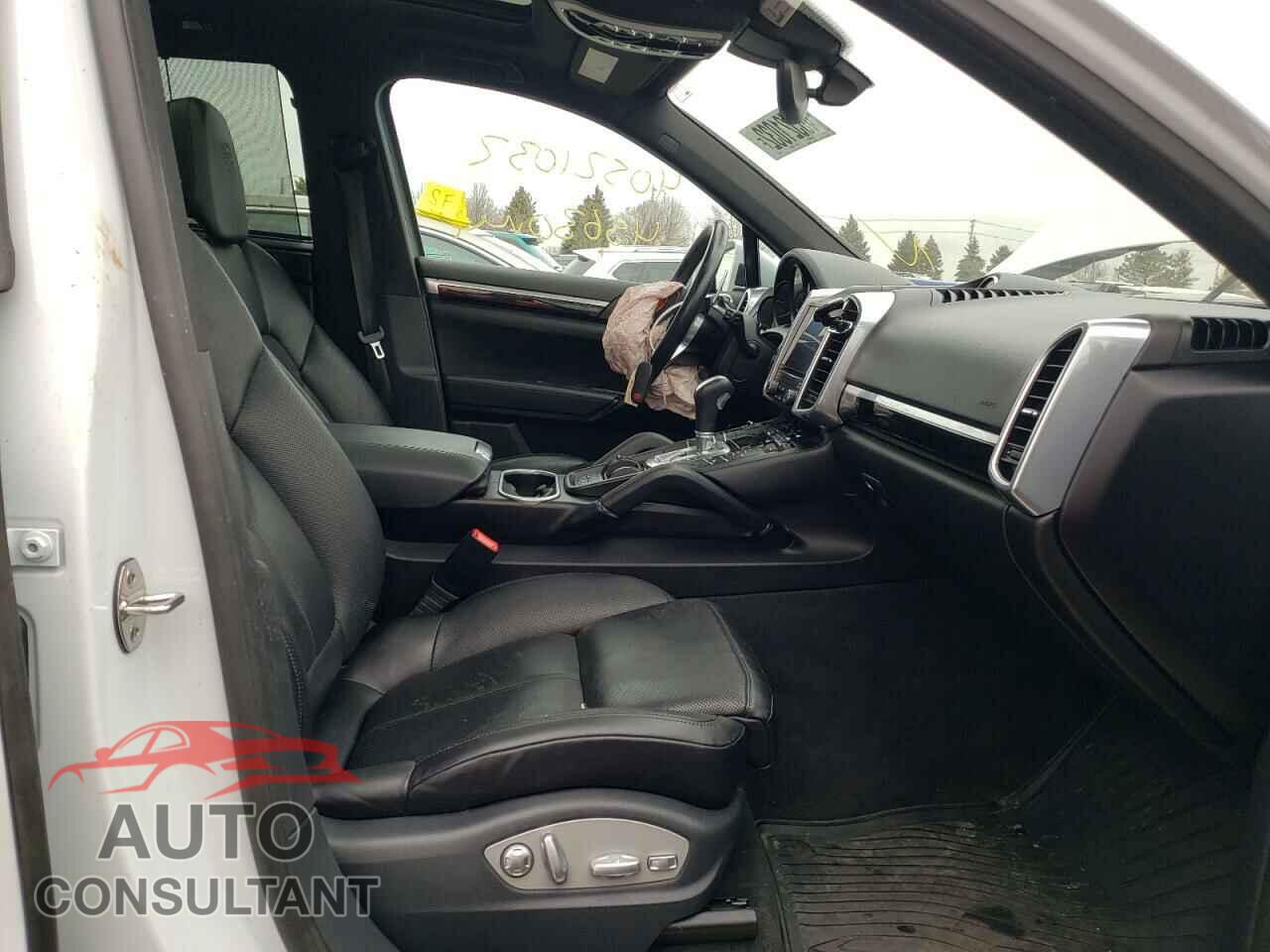 PORSCHE CAYENNE 2017 - WP1AA2A20HKA80833