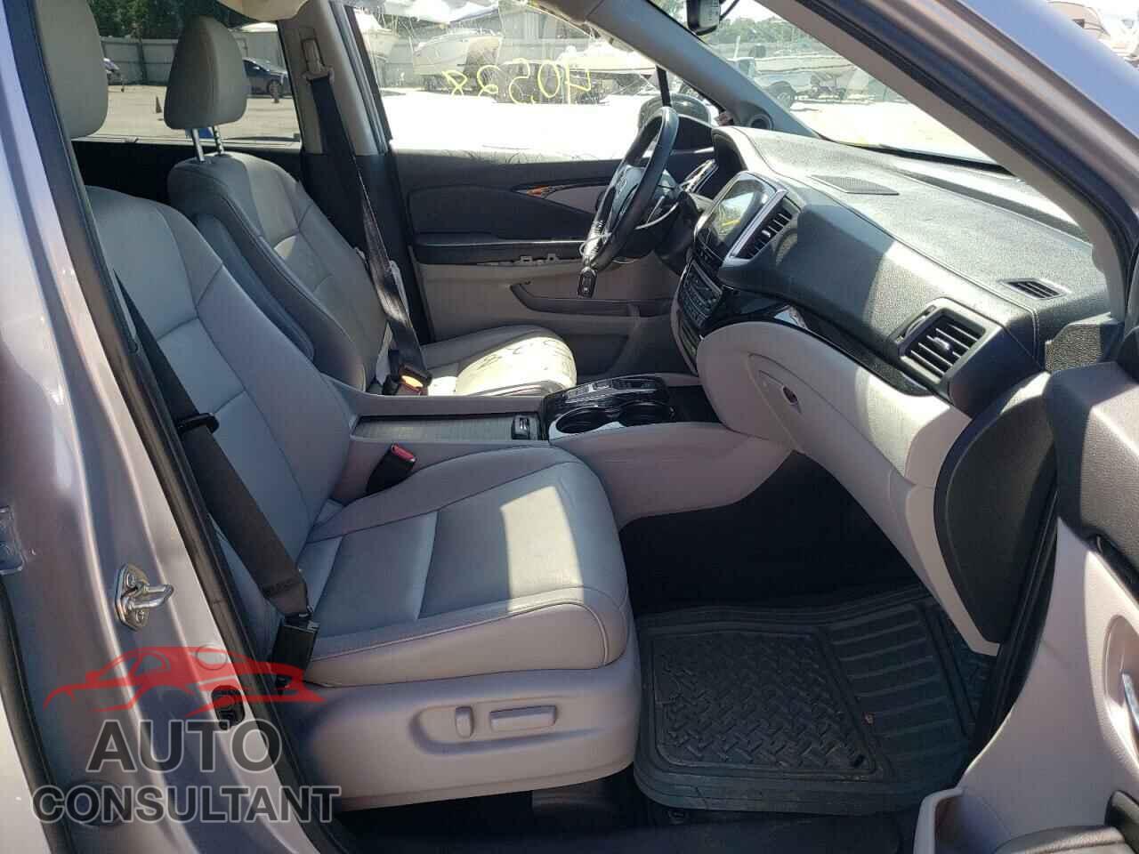 HONDA PILOT 2017 - 5FNYF5H95HB000106