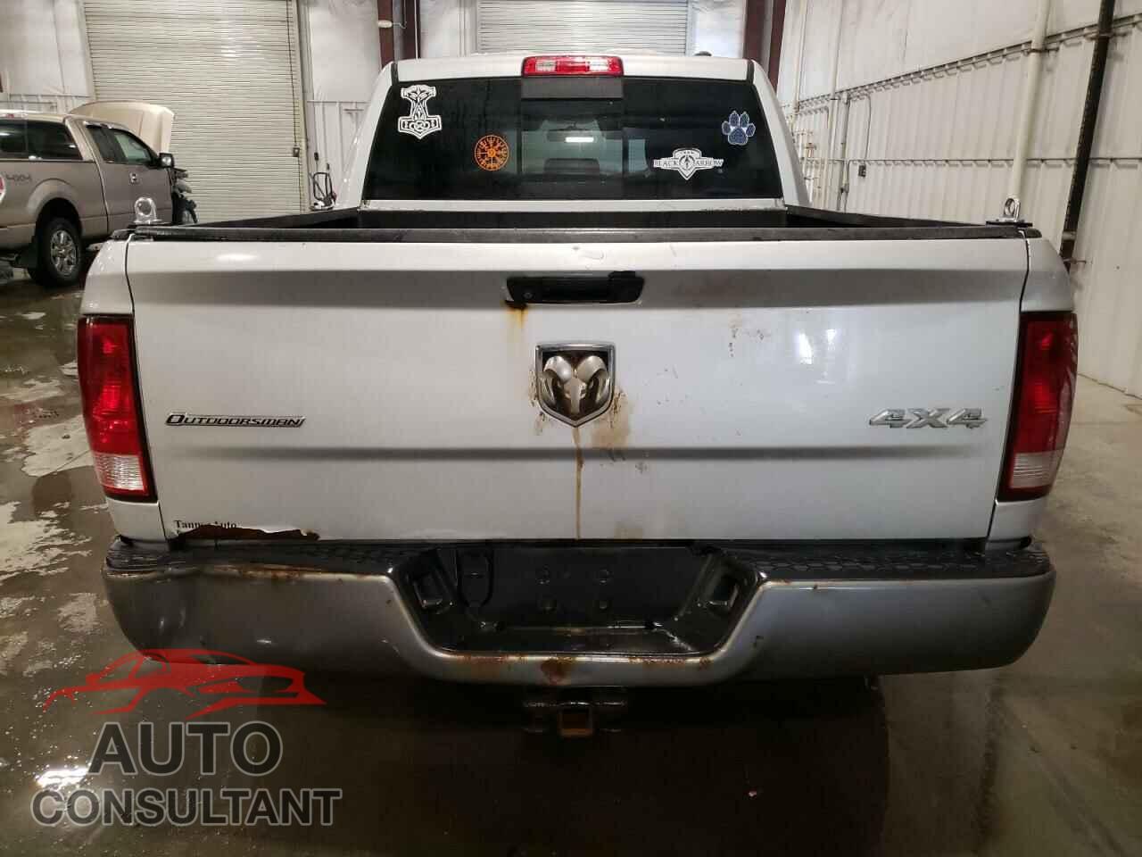 DODGE RAM 1500 2012 - 1C6RD7LT2CS257493
