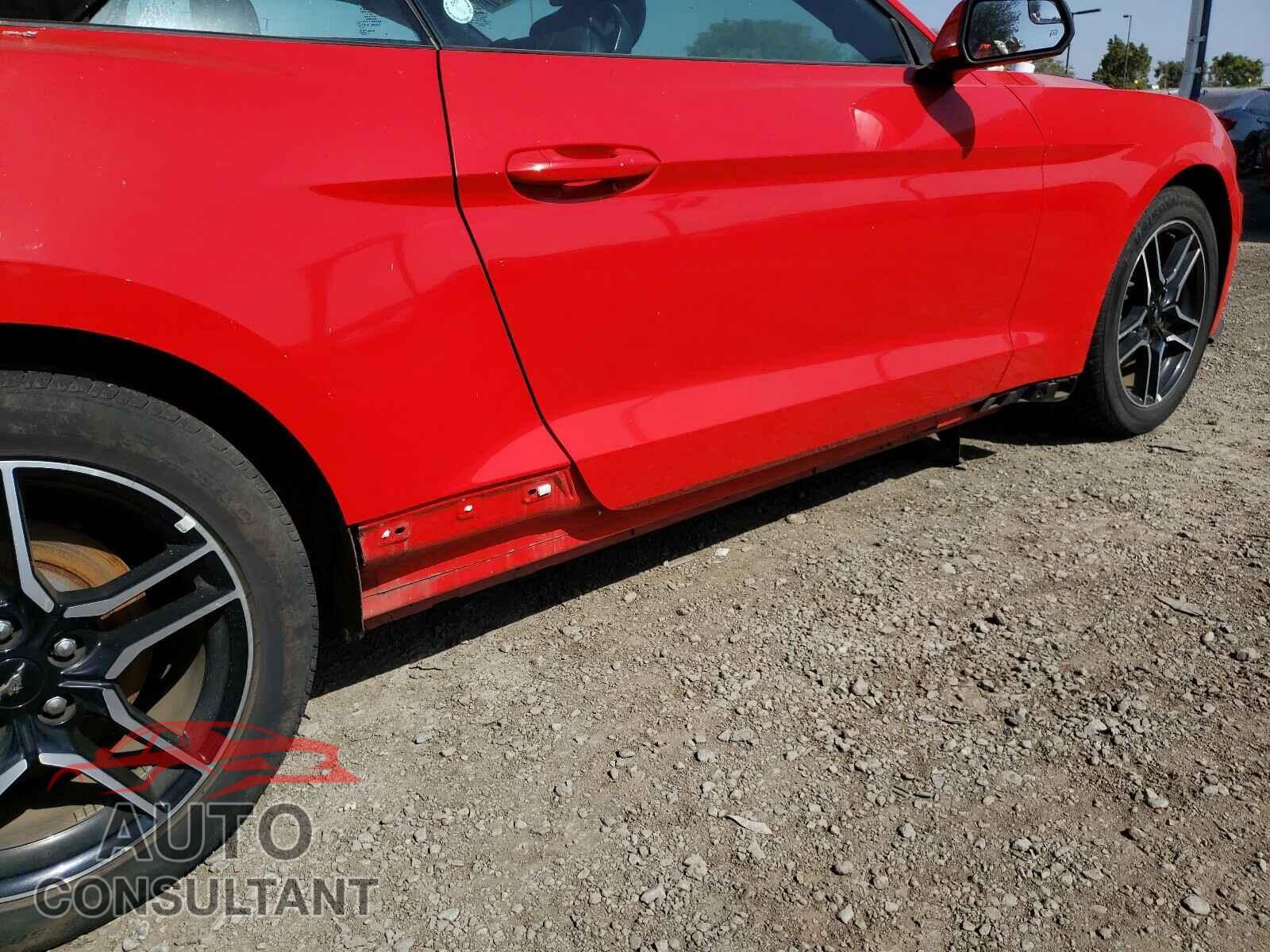 FORD MUSTANG 2018 - 1FATP8UH7J5110139