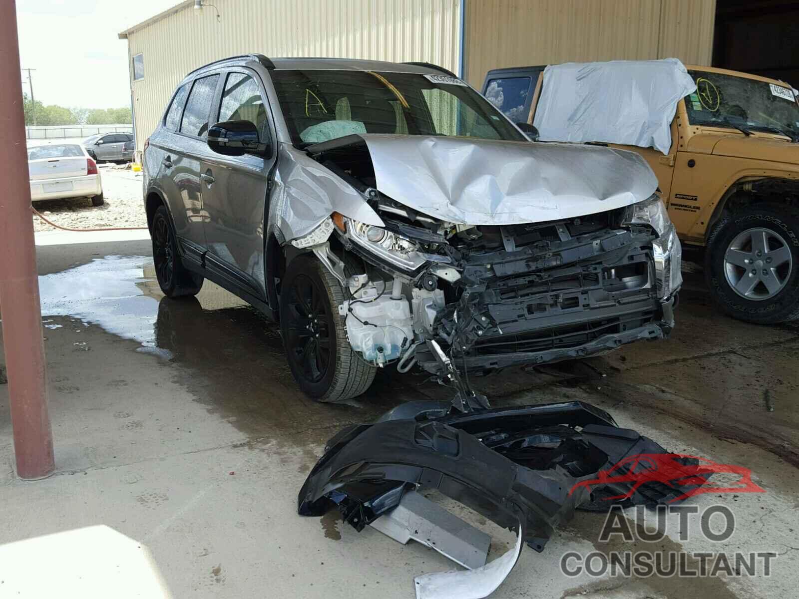 MITSUBISHI OUTLANDER SE 2018 - JA4AD3A38JZ028820