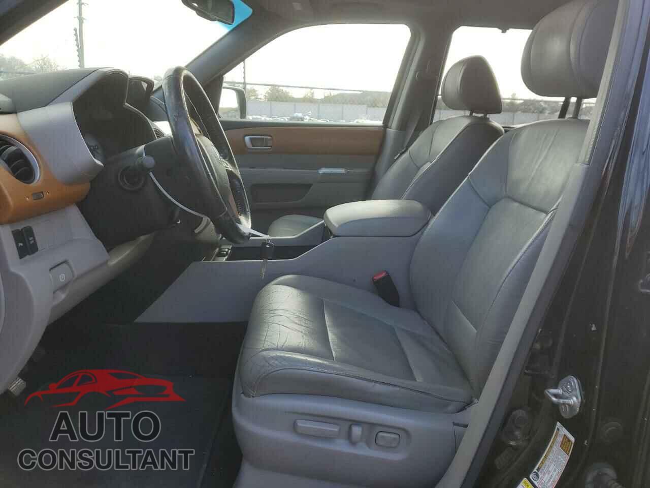 HONDA PILOT 2011 - 5FNYF4H90BB001925