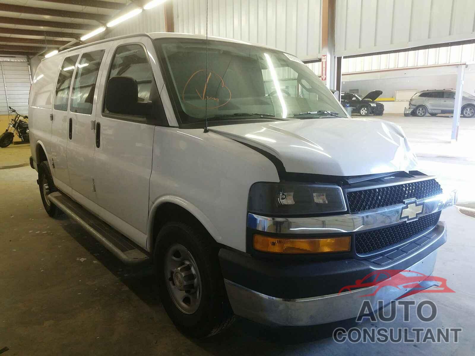 CHEVROLET EXPRESS 2018 - 1GCWGAFG2J1907196