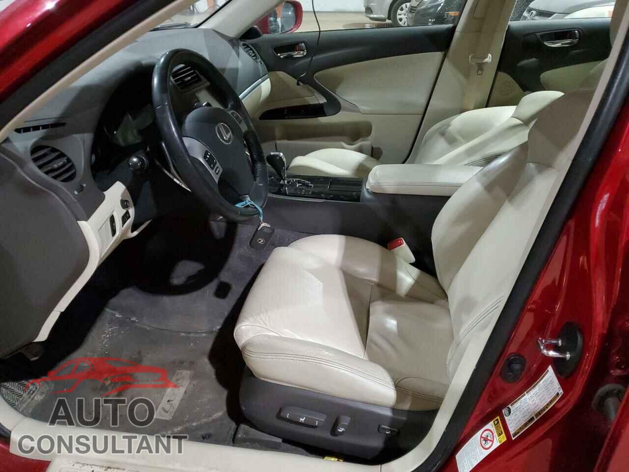 LEXUS IS 2013 - JTHCF5C29D5060999