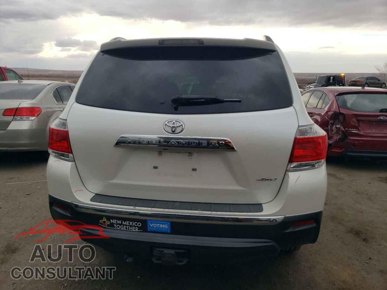 TOYOTA HIGHLANDER 2013 - 5TDBK3EH8DS245019