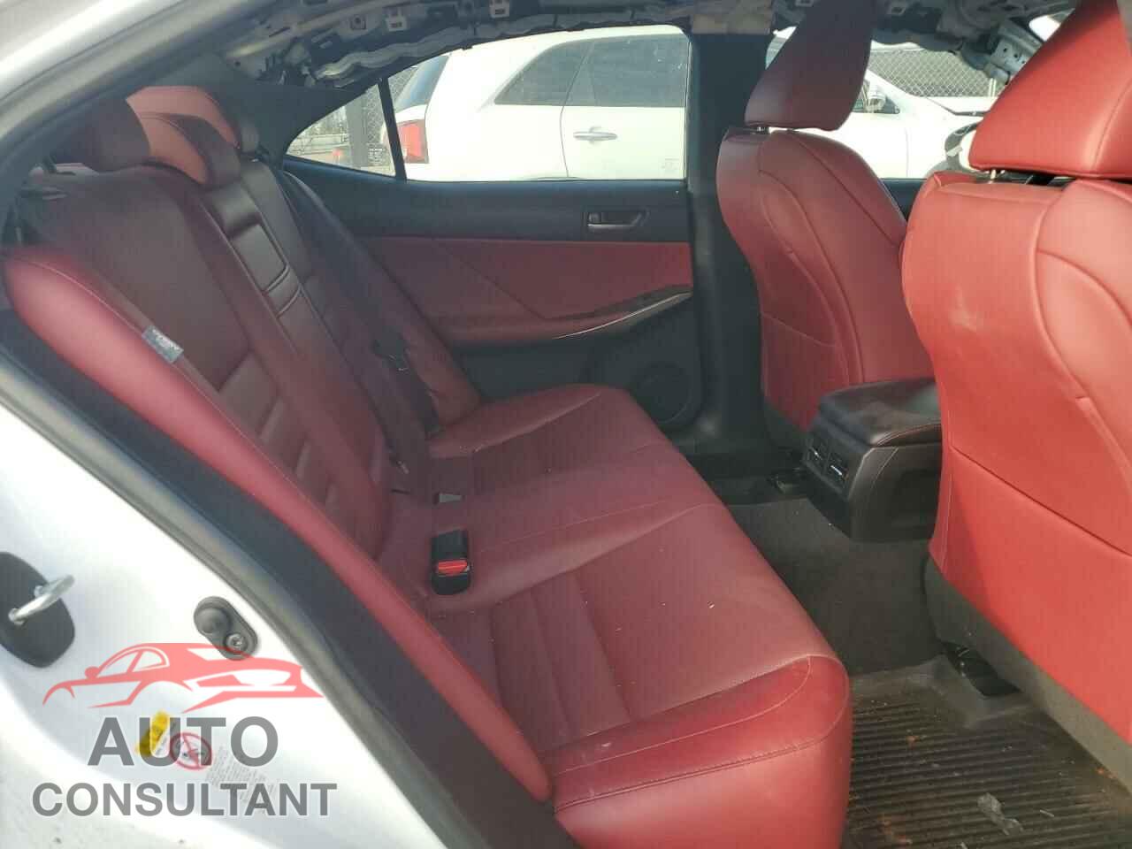 LEXUS IS 2018 - JTHCZ1D21J5015257