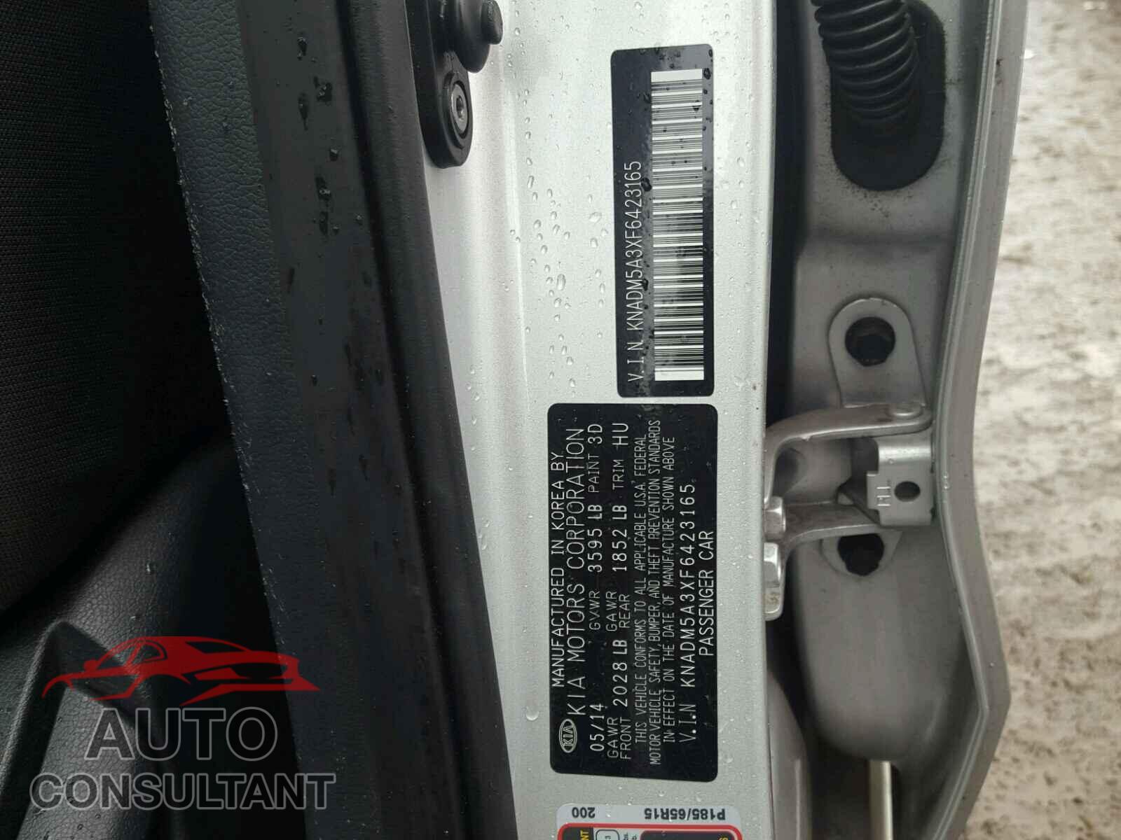 KIA RIO 2015 - KNADM5A3XF6423165