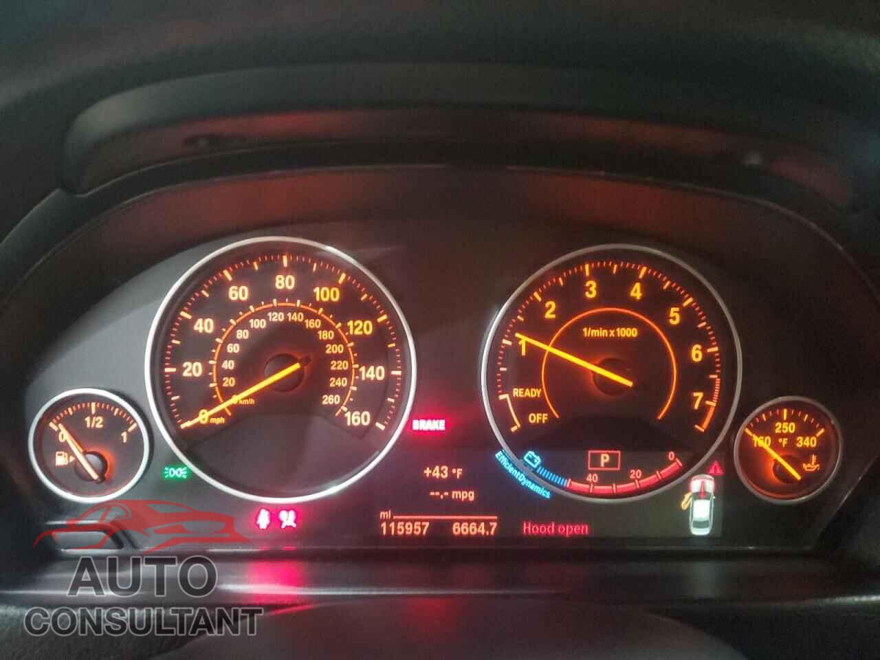 BMW 3 SERIES 2016 - WBA8B7G51GNT95145
