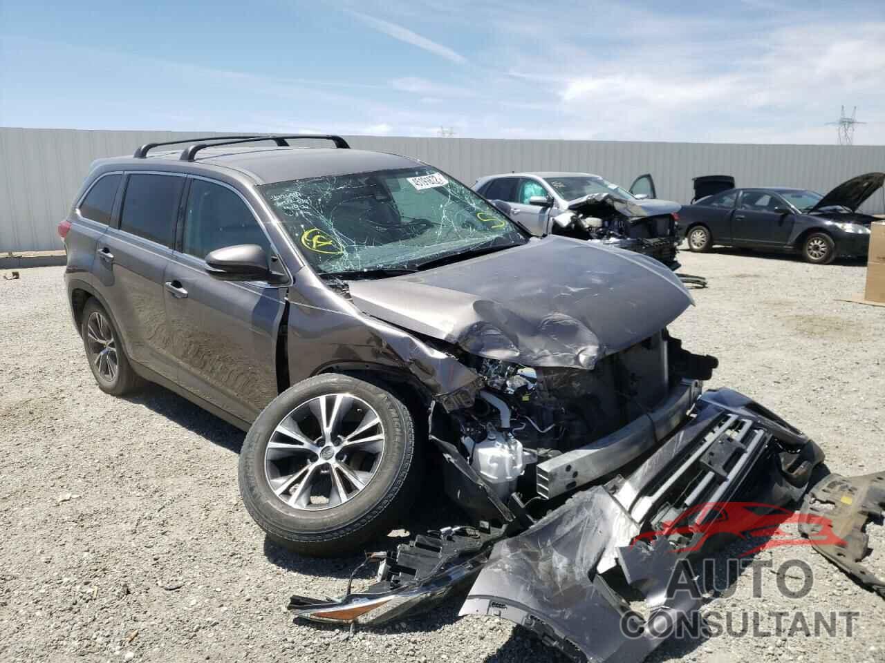 TOYOTA HIGHLANDER 2019 - 5TDZARFH0KS049382