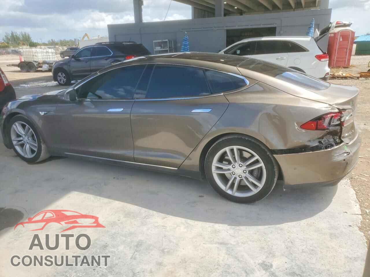 TESLA MODEL S 2016 - 5YJSA1E20GF131415
