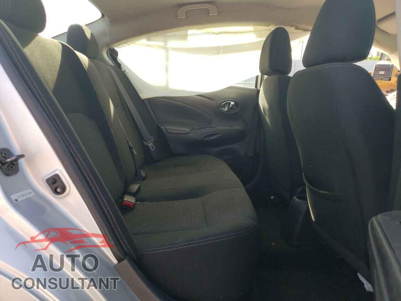 NISSAN VERSA 2019 - 3N1CN7AP2KL858940