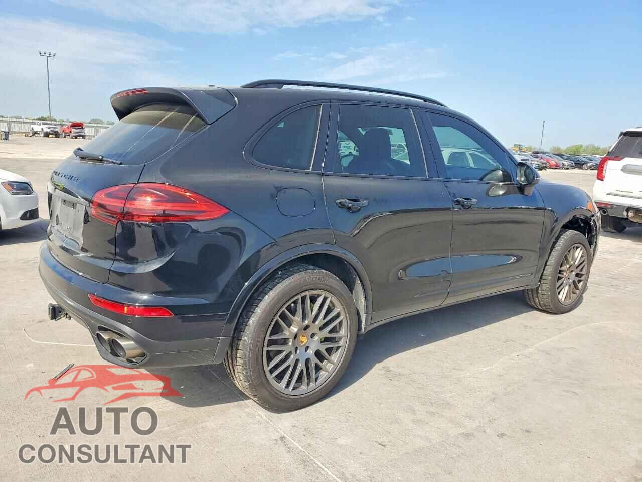 PORSCHE CAYENNE 2018 - WP1AE2A24JLA70391