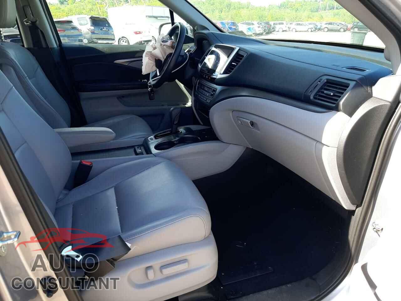 HONDA PILOT 2017 - 5FNYF6H5XHB087200