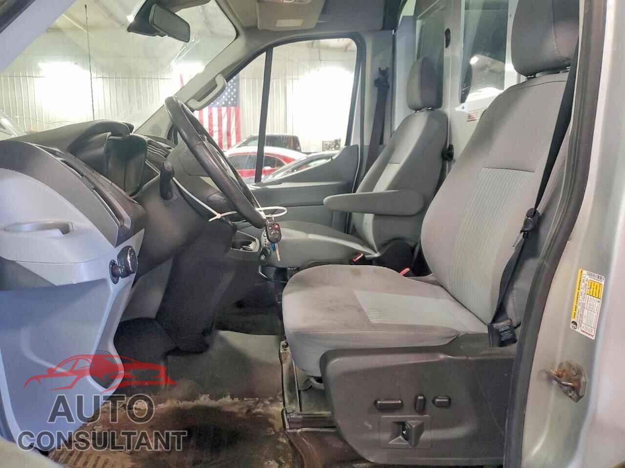 FORD TRANSIT 2017 - 1FTYR1CM2HKA83590