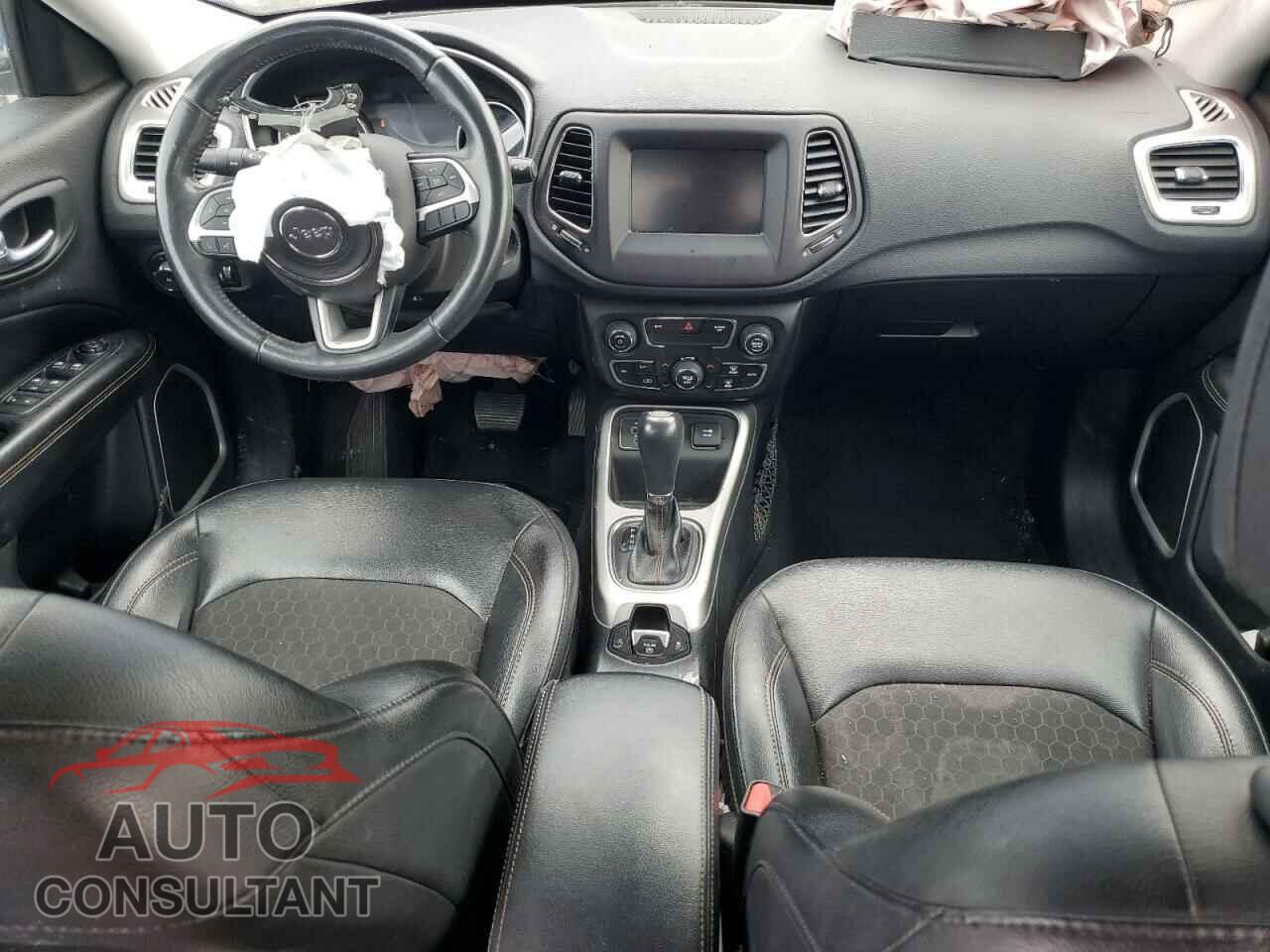 JEEP COMPASS 2018 - 3C4NJCBB8JT235284