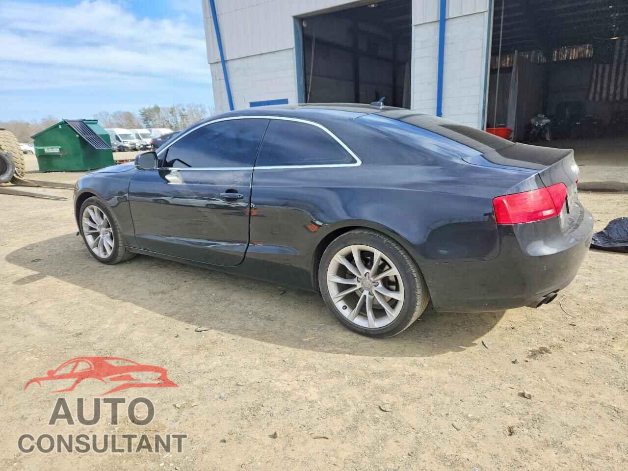 AUDI A5 2013 - WAUVFAFR2DA008078