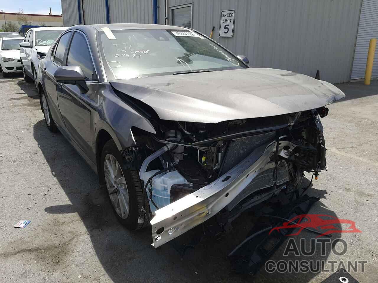 TOYOTA CAMRY 2022 - 4T1C11AK4NU646069