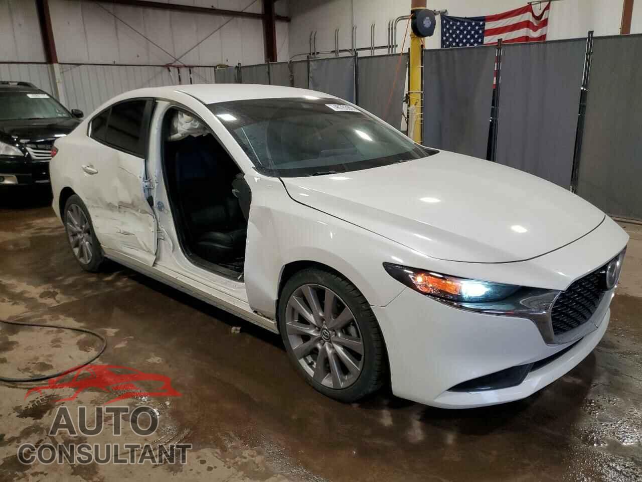 MAZDA 3 2019 - JM1BPBAM5K1120777