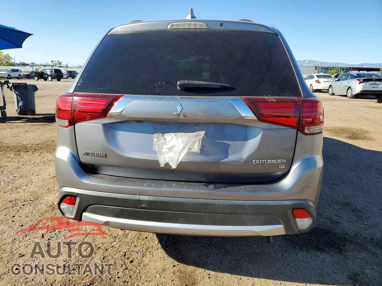 MITSUBISHI OUTLANDER 2018 - JA4AD3A31JJ003823