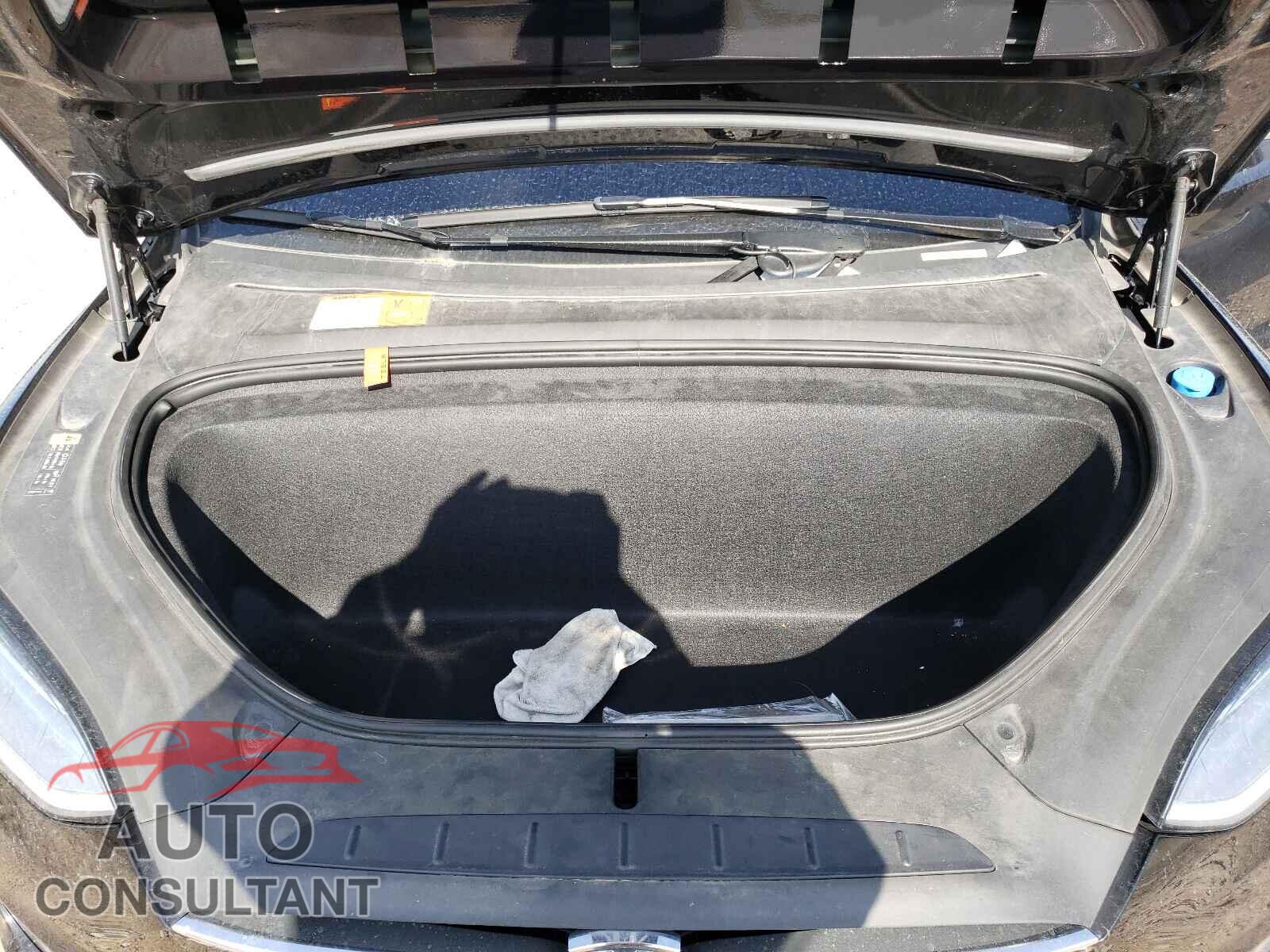 TESLA MODEL X 2017 - 5YJXCDE27HF054688